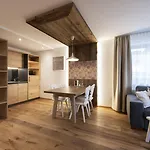 Apartahotel Sepp & Hannis Im Dorf 4*