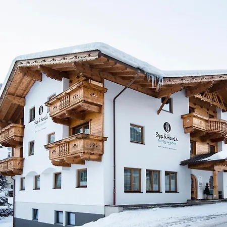 Sepp & Hannis Im Dorf Lejlighedshotel 4*