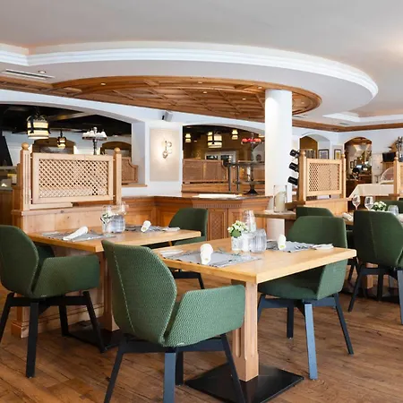 Sepp & Hannis Im Dorf Lejlighedshotel 4*