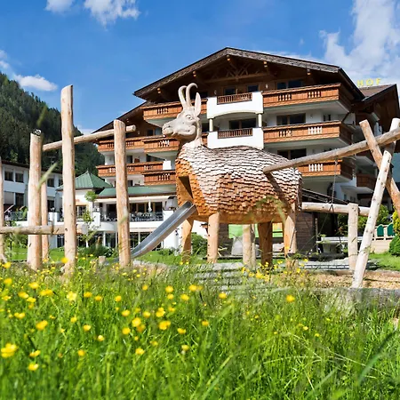 Sepp & Hannis Im Dorf Lejlighedshotel 4*