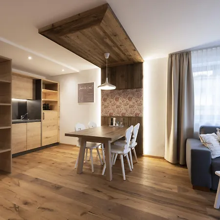 Lägenhetshotell Sepp & Hannis Im Dorf 4*