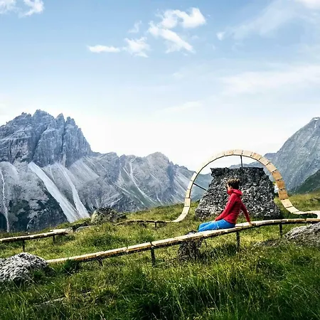 Sepp & Hannis Im Dorf Lägenhetshotell