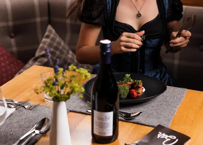 Sepp & Hannis Im Dorf 公寓式酒店 4*