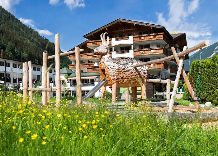 Sepp & Hannis Im Dorf 公寓式酒店 4*